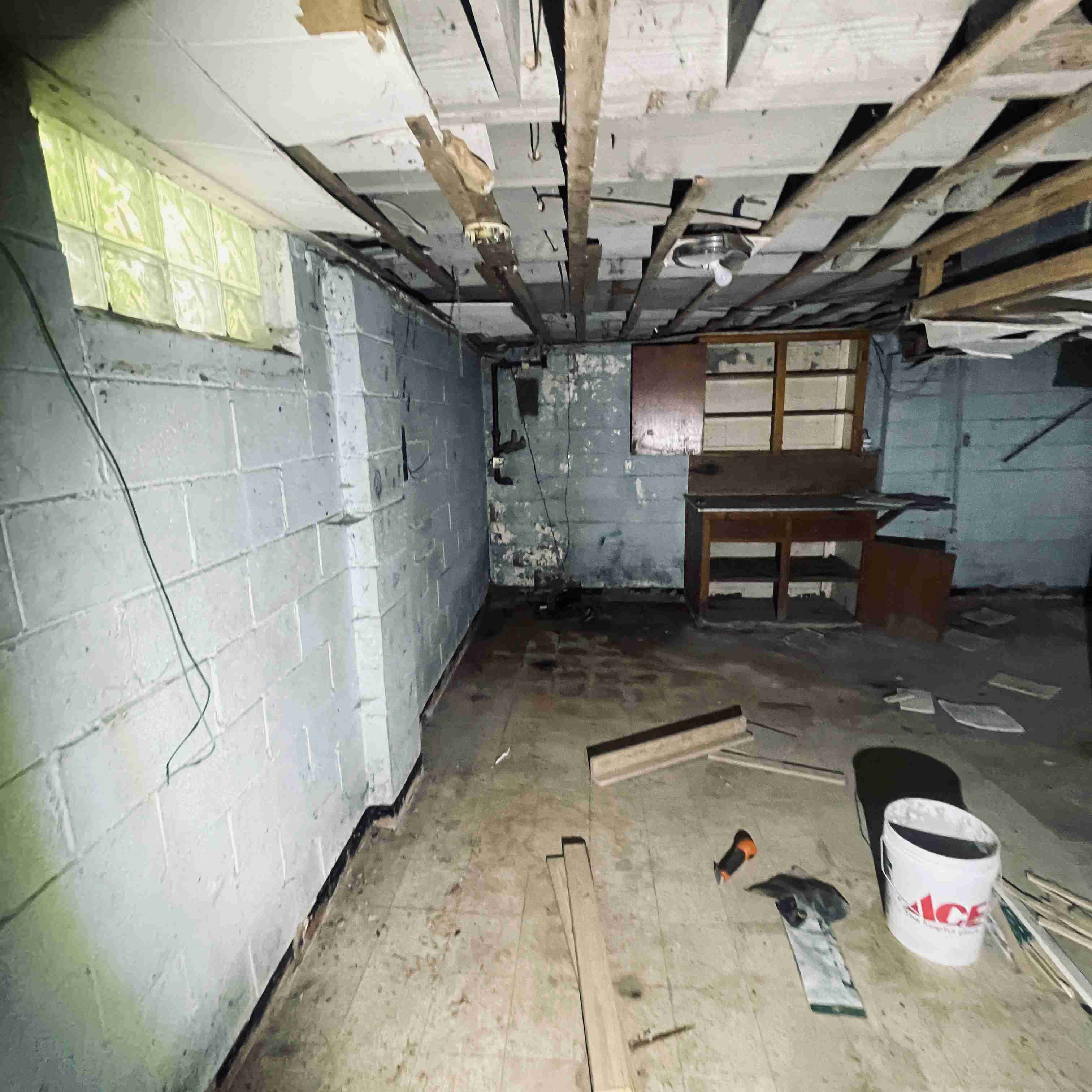 19220 Albany St (60).jpg